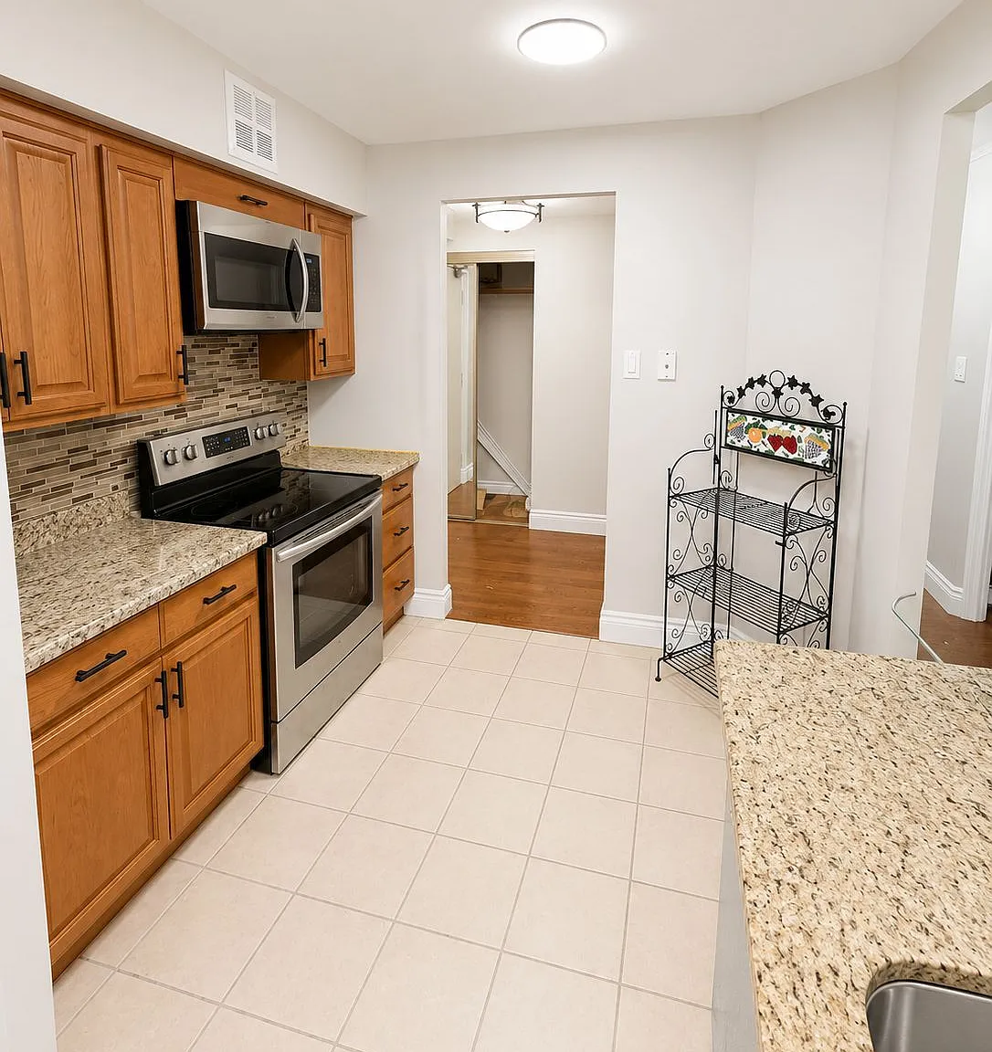 2 bed, $3,000 — Photo 4