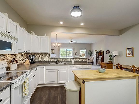 4th image of 2945 Kentville Dr