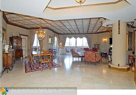 4th image of 10 Edgewater Dr APT 3D