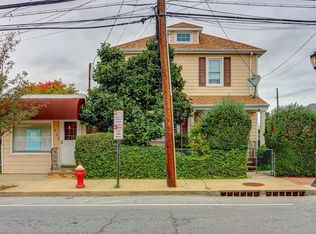 537-539 Westbury Ave, Carle Place, NY 11514