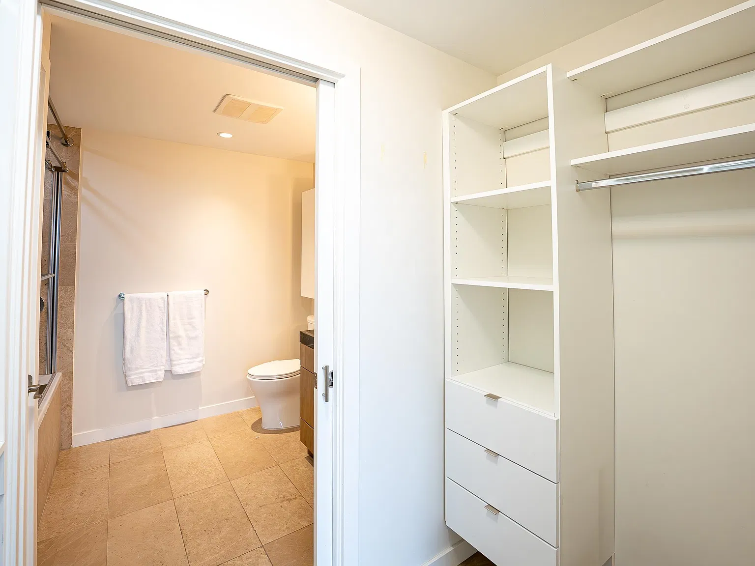 2 bed, 985 sqft, $3,850 — Photo 4
