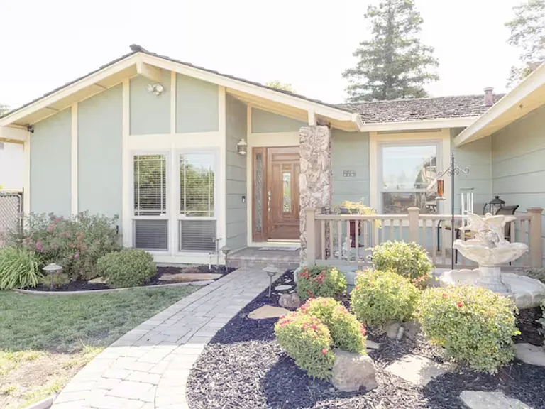 3319 Ashburton Dr — Photo 1