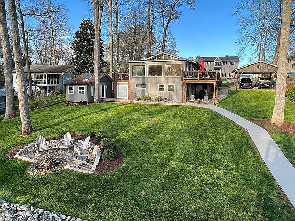 3rd image of 130 Elysian Dr