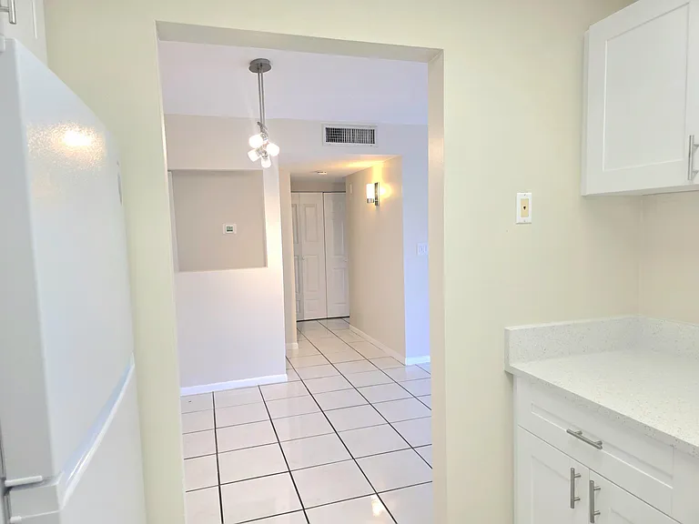 495 SE 8th St #237 — Photo 4