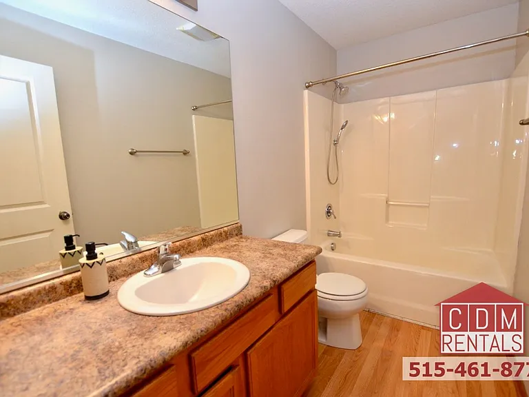 293 NE Basswood — Photo 10