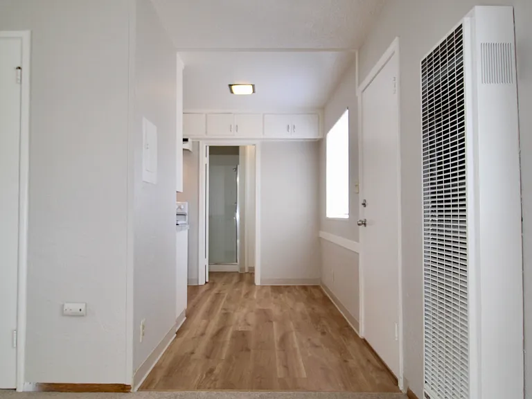 539 Callan Ave #B — Photo 4