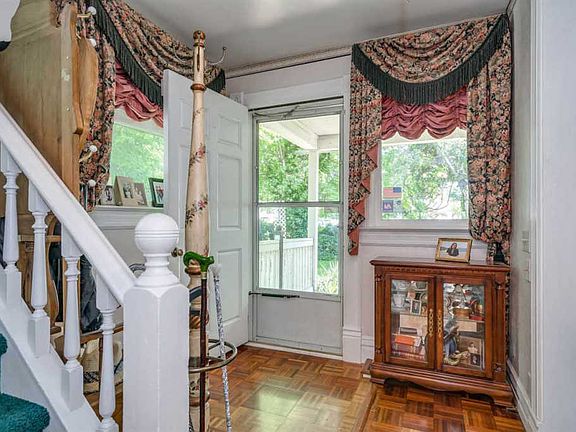 3rd image of 1907 E Marshall Ave