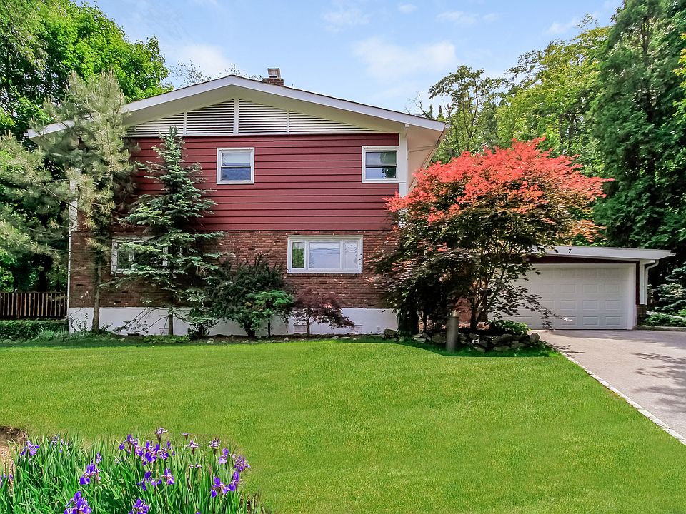 1st image of 7 Warnke Ln