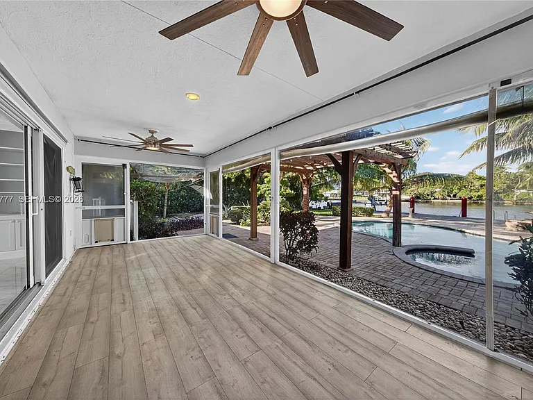2801 Coral Shores Dr — Photo 24