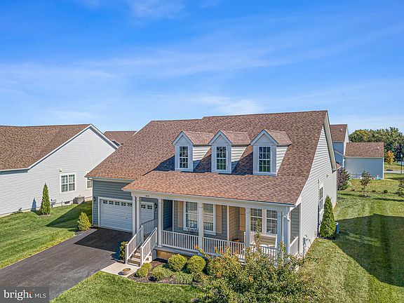4th image of 1076 E Davinci Dr