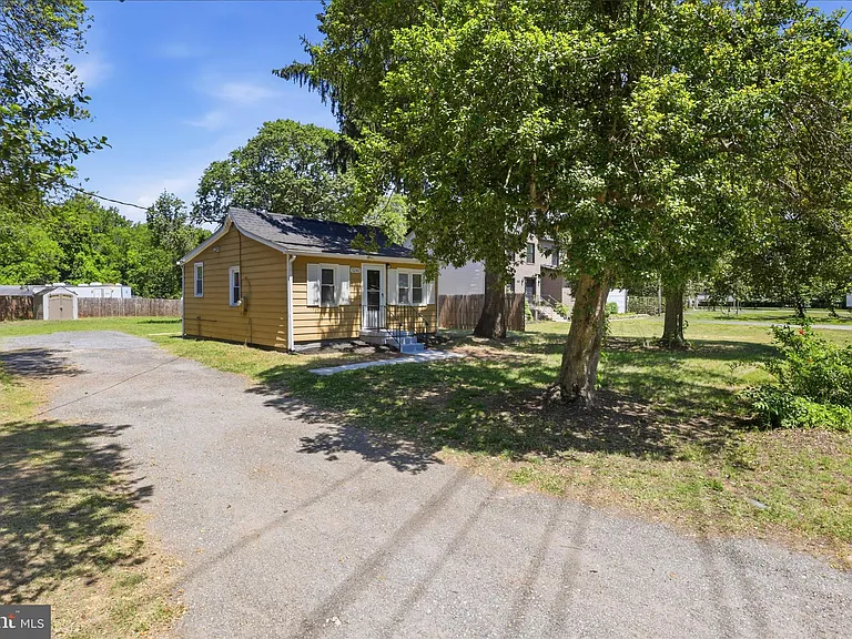 5242 Sands Rd — Photo 20