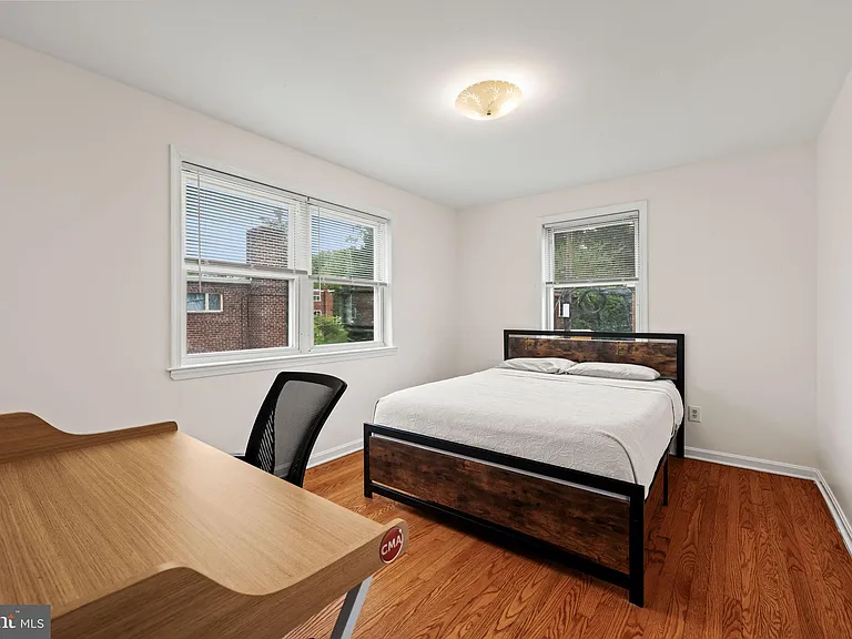 139 Hawaii Ave NE — Photo 11