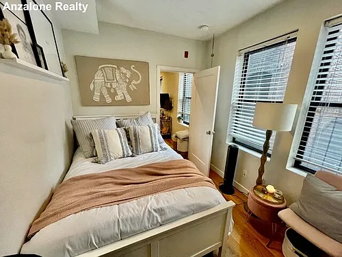 419 Hanover St #5 Photo 1