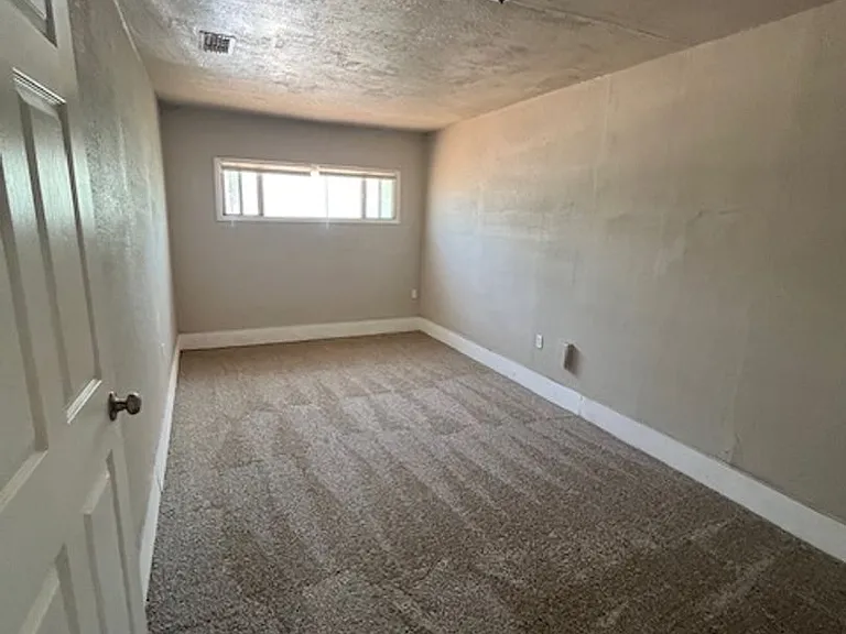 3218 Melinda Ln — Photo 10