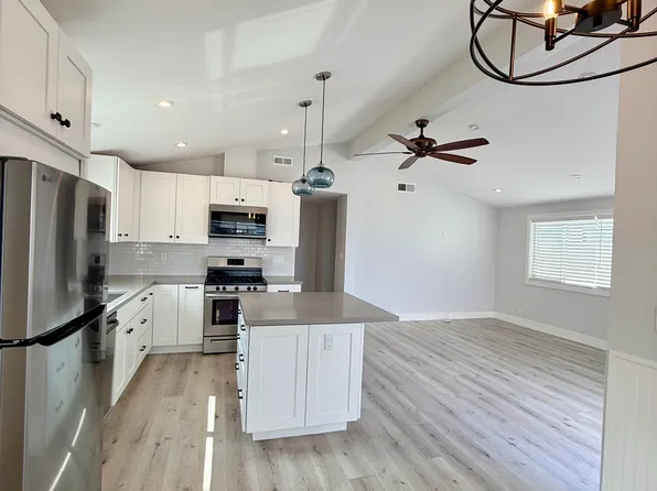 129 38th St #C, Manhattan Beach, CA 90266