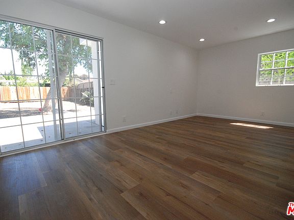 5th image of 530 N Poinsettia Pl