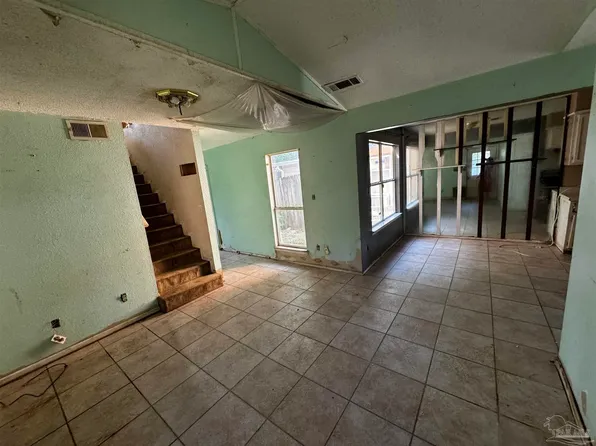 749 Brook Meadow Ln, Pensacola, FL 32514