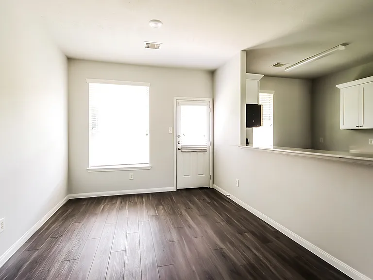 12310 Maura Ln — Photo 15