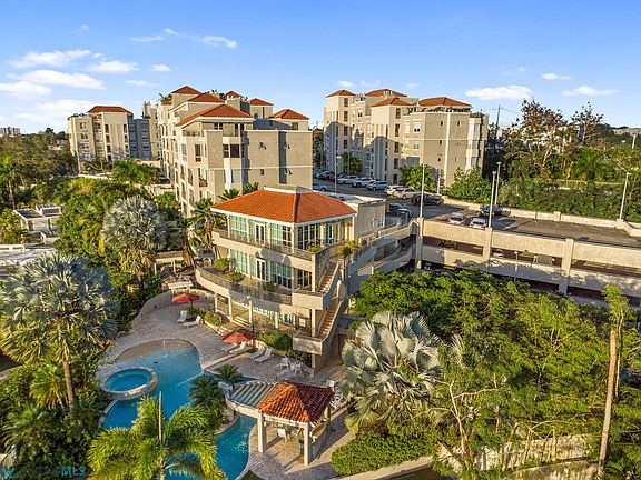 2nd image of C210 Ridgetop Luxury Aparments #C