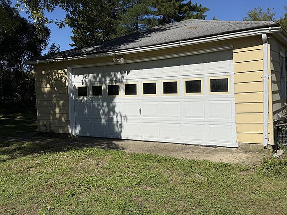 3rd image of 3288 Massieville Rd