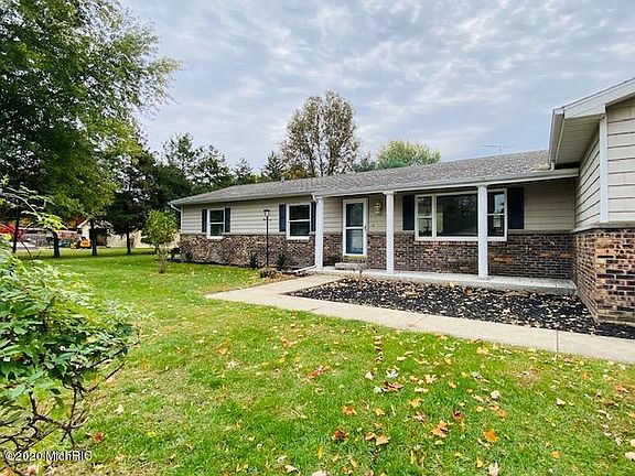 4th image of 28657 Fairlane Dr