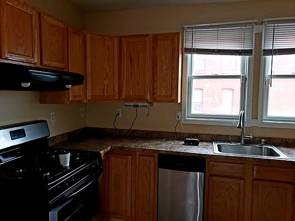 3rd image of 2 Wilkins St
