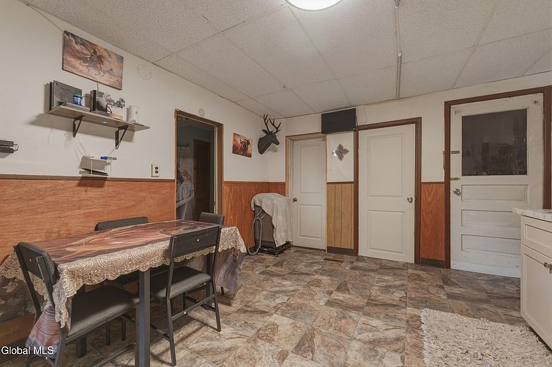 3rd image of 118 Adams Street