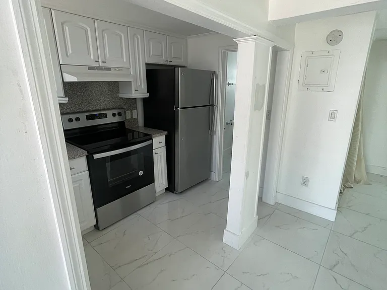 434 NE 7th Ave #6 — Photo 9
