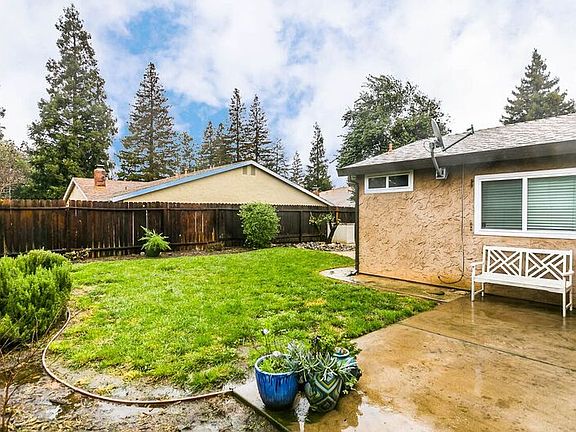 4th image of 9149 Plumgrove Way