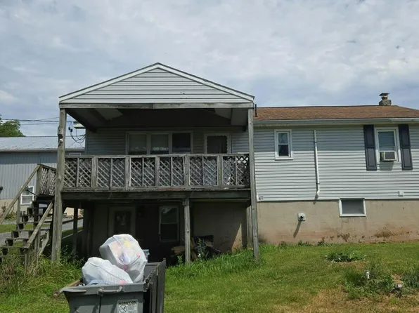 360 N Mechanic St, Fredericksburg, PA 17026