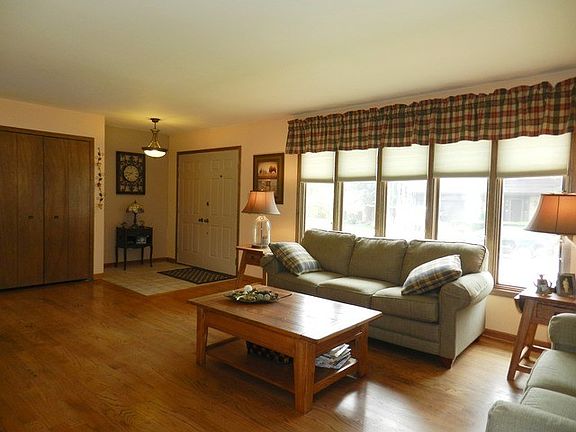 4th image of 3359 W Merrion Ln