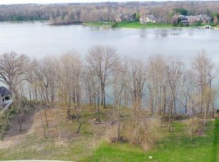 10989 Harbor Bay Dr, Fishers, IN 46040