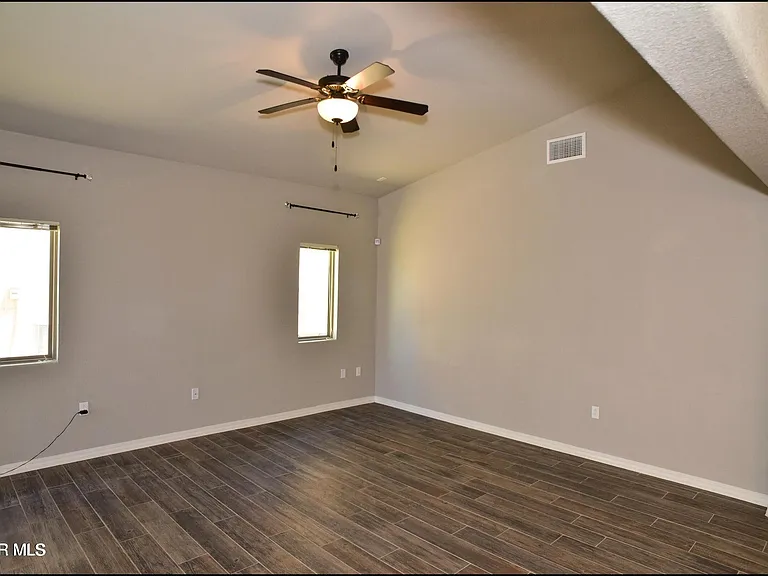2120 Thomas Lackland St — Photo 7