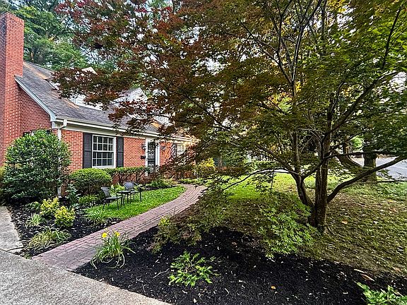 3rd image of 704 Hillshire Pl