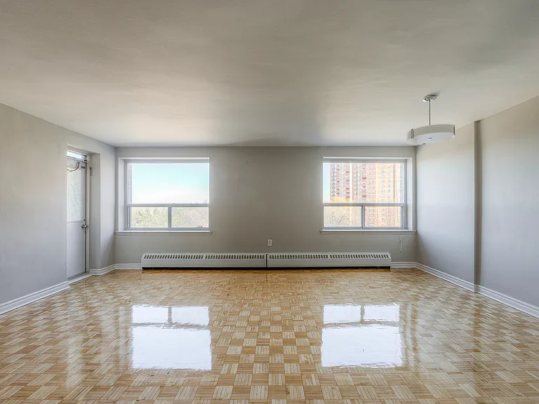 440 Rathburn Rd — Photo 12