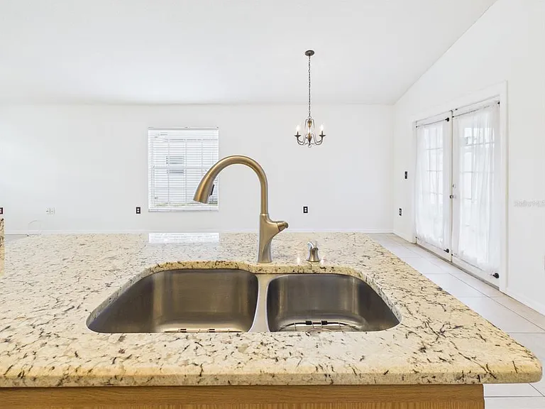 128 Eagle Point Blvd — Photo 5