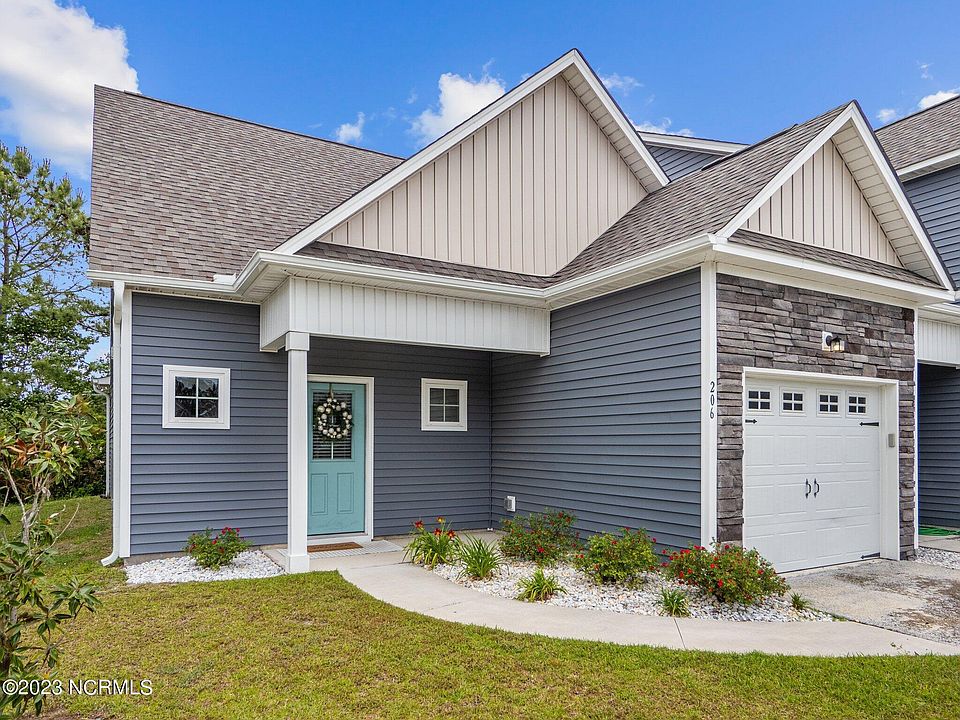 1st image of 206 N Stingray Ln