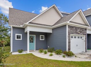 206 N Stingray Ln, Sneads Ferry, NC 28460