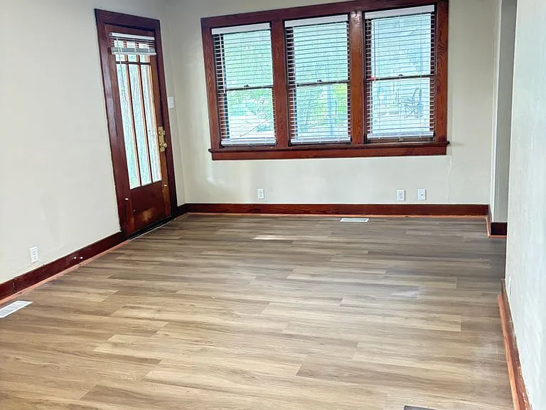 1635 Saint Marys Ave — Photo 4