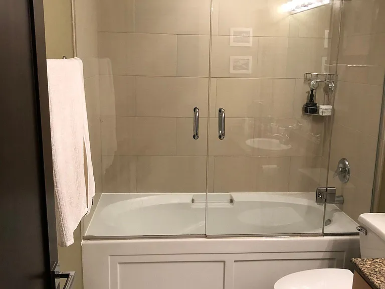 1751 N Western Ave #202 — Photo 11