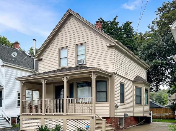 19 Congdon Ave, Newport, RI 02840