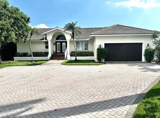 2390 Snook Dr, Naples, FL 34102