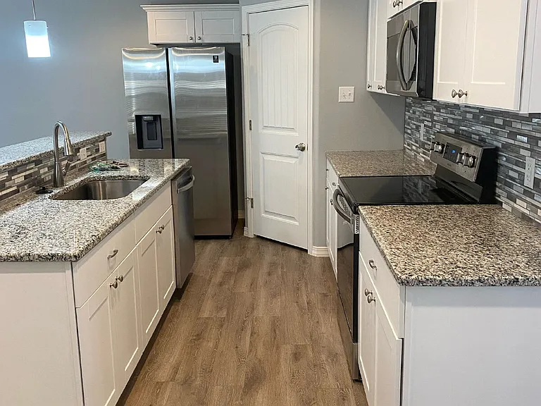 1303 N Clinton Ave #A — Photo 16