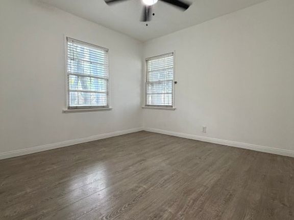 4th image of 636 W Queen St