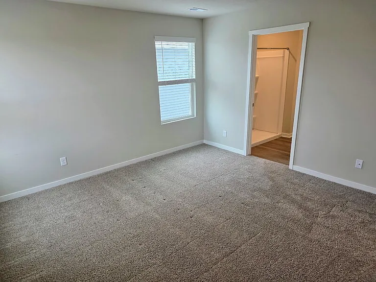 655 NW Williamsburg Ln — Photo 20