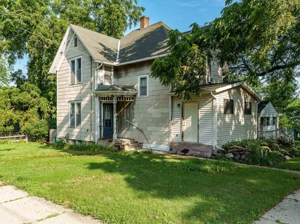 704 Irving Ave, Rockford, IL 61101