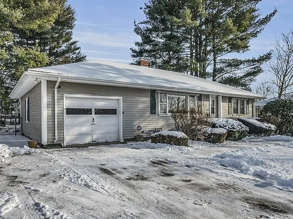 327 Lake St, Haverhill, MA 01832