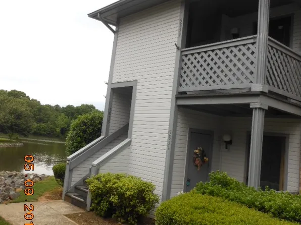 5859 Harris Grove Ln, Charlotte, NC 28212