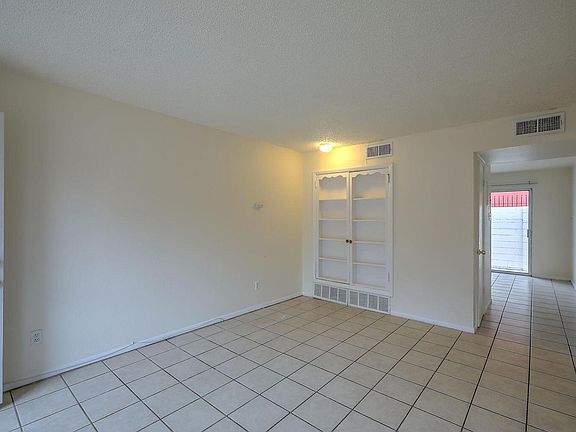 3rd image of 517 & 521 Palomas Dr SE