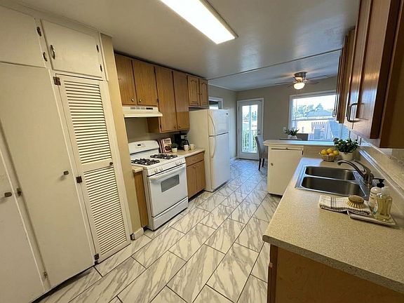 3rd image of 1031 Pajaro St #1033